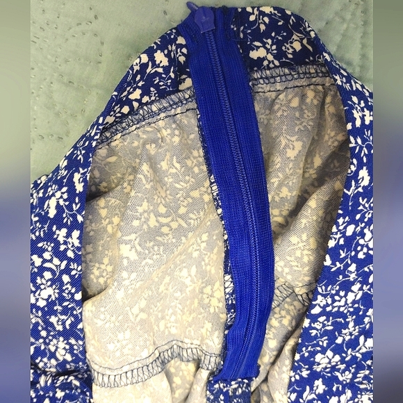 EUC SHEIN flouncy royal blue floral tiered mini skirt - Picture 14 of 16